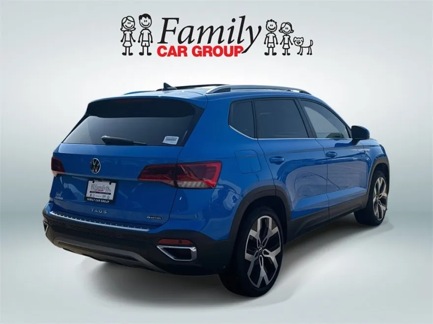 2023 Volkswagen Taos SEL photo 1