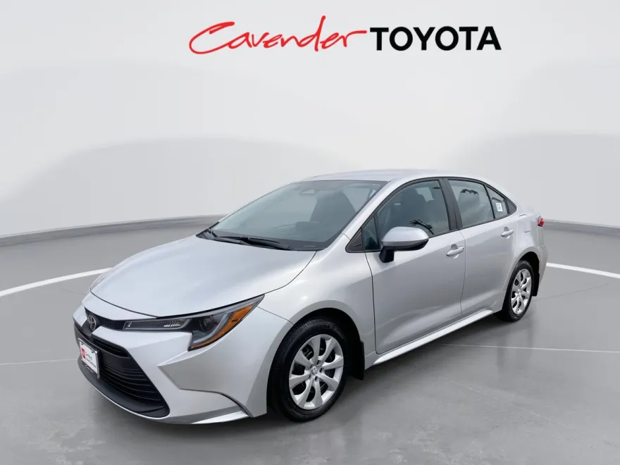 2025 Toyota Corolla LE photo 1