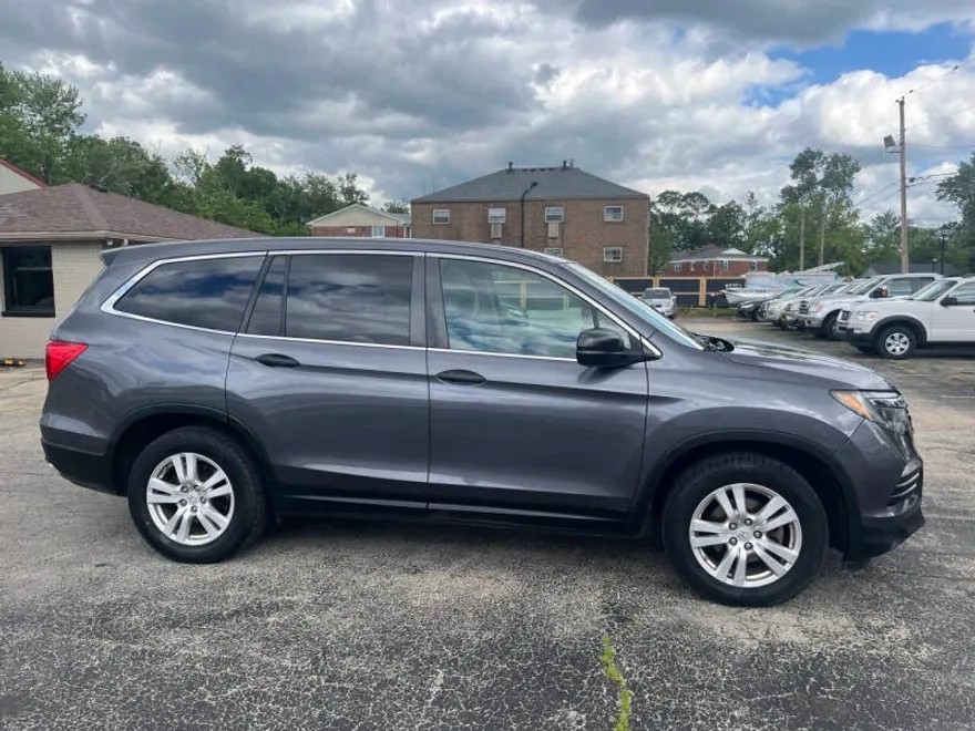 2016 Honda Pilot LX photo 1