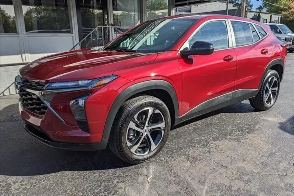 2025 Chevrolet Trax photo 1