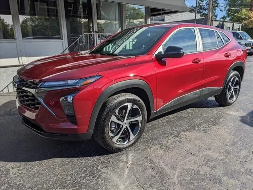 2025 Chevrolet Trax photo 1