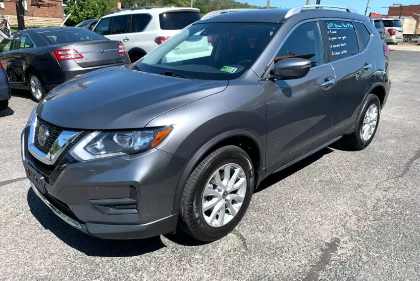 2019 Nissan Rogue SV AWD photo 1