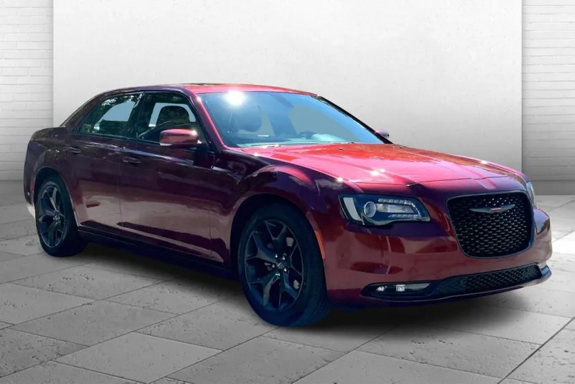 2023 Chrysler 300 photo 1