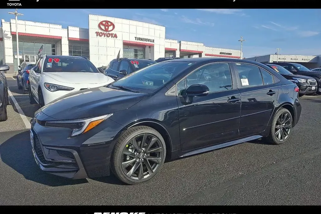 2025 Toyota Corolla SE photo 1