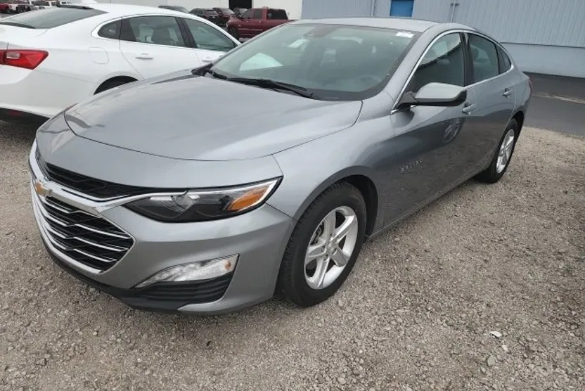 2024 Chevrolet Malibu 1LT photo 1