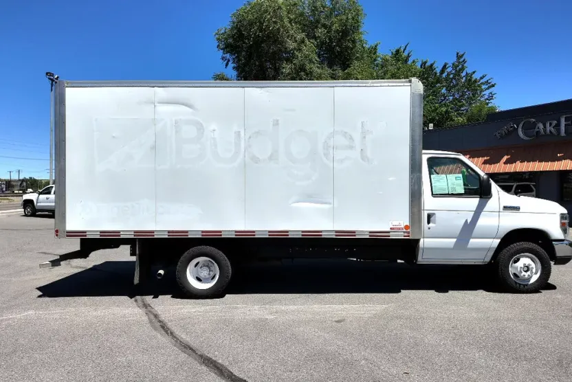 2019 Ford E-450 photo 1