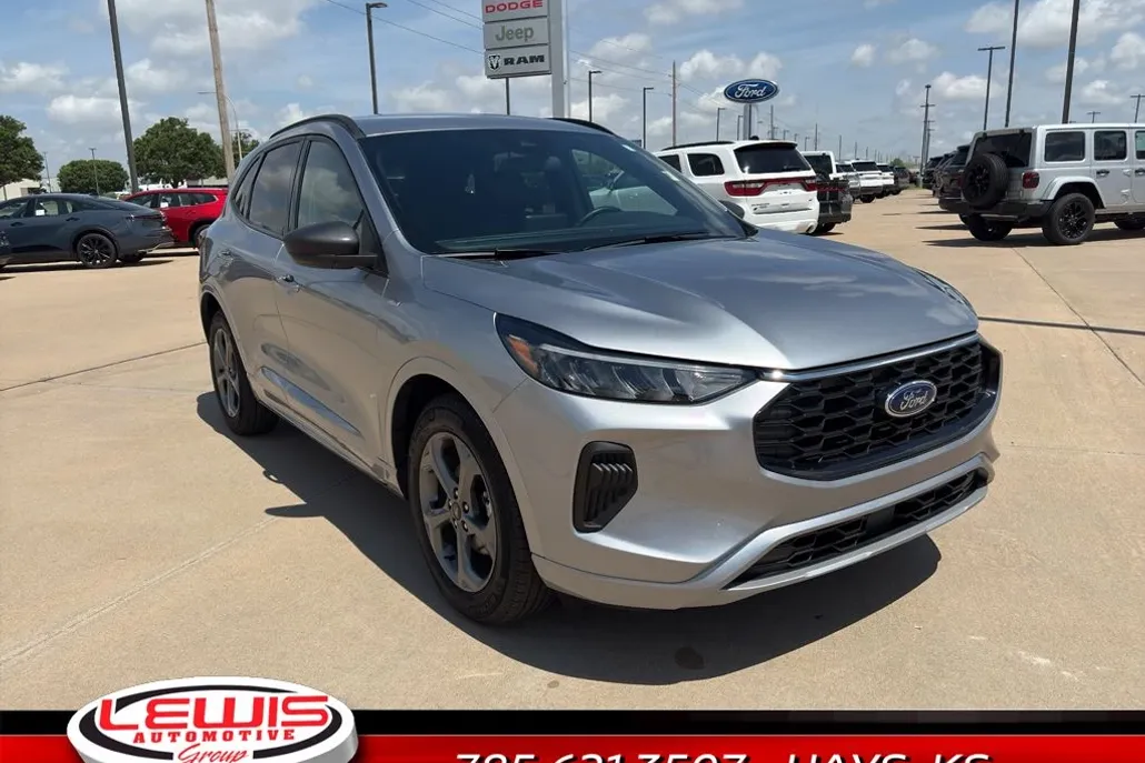2024 Ford Escape ST-Line photo 1