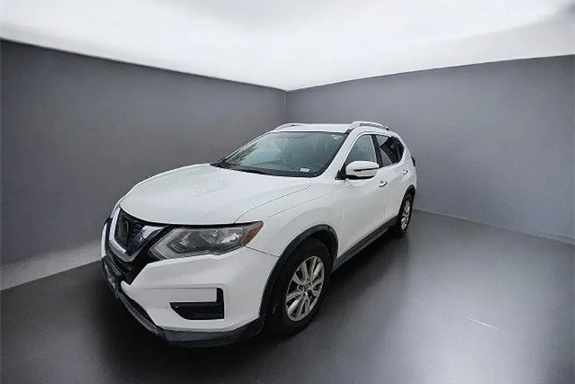 2017 Nissan Rogue SV photo 1