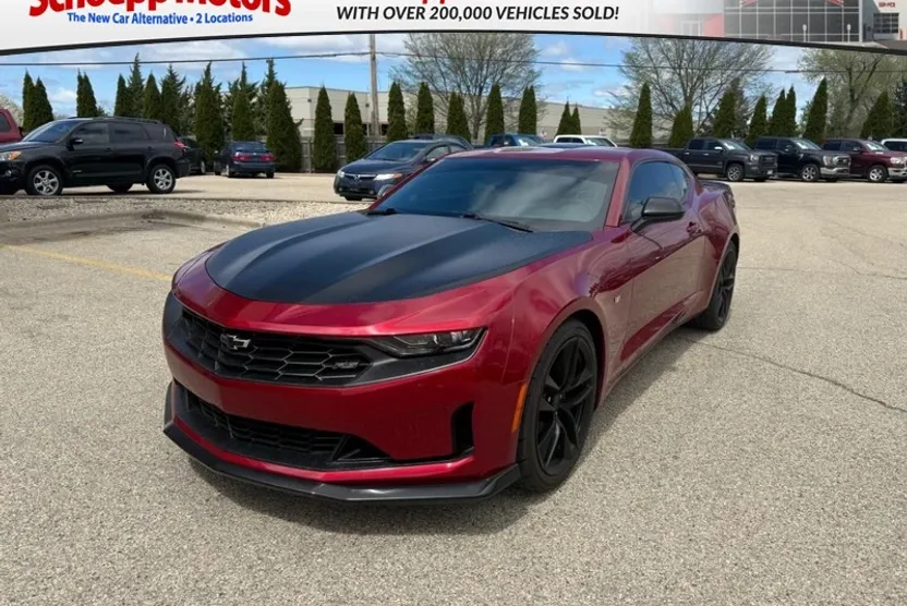2021 Chevrolet Camaro 1LT photo 1