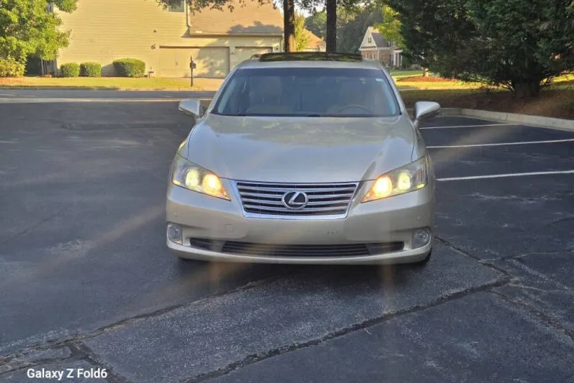 2011 Lexus ES 350 photo 1