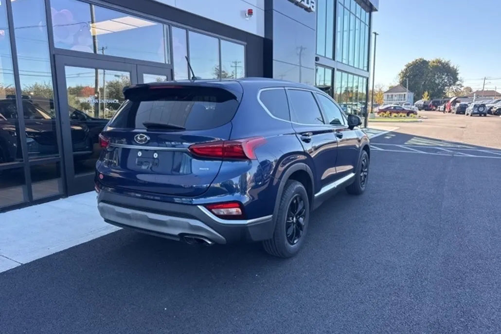 2019 Hyundai Santa Fe SE photo 1