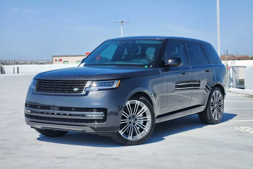 2024 Land Rover Range Rover SE photo 1
