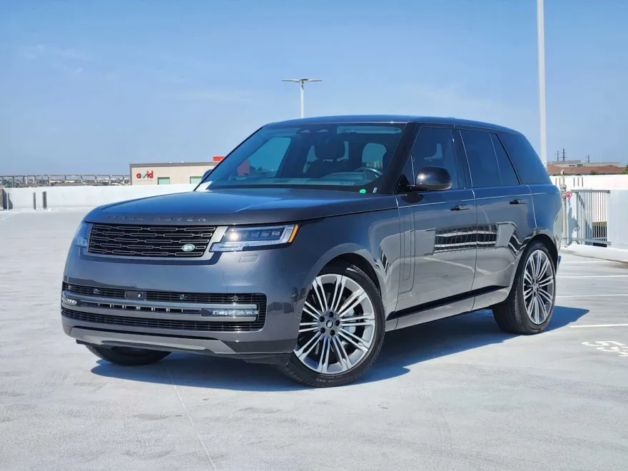 2024 Land Rover Range Rover SE photo 1