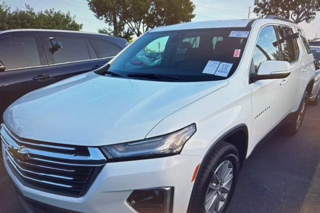 2023 Chevrolet Traverse 1LT photo 1