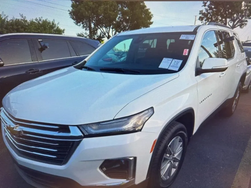 2023 Chevrolet Traverse 1LT photo 1