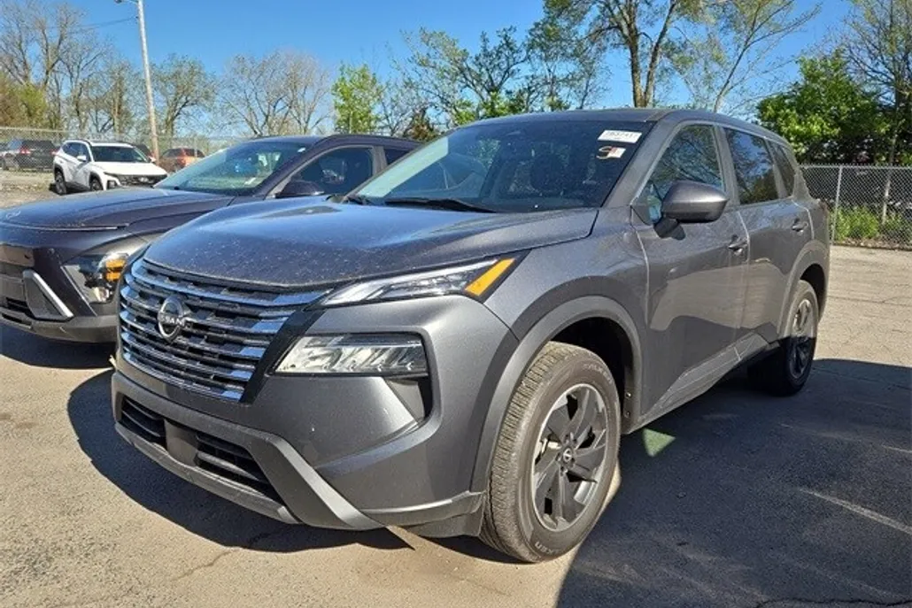 2024 Nissan Rogue SV photo 1