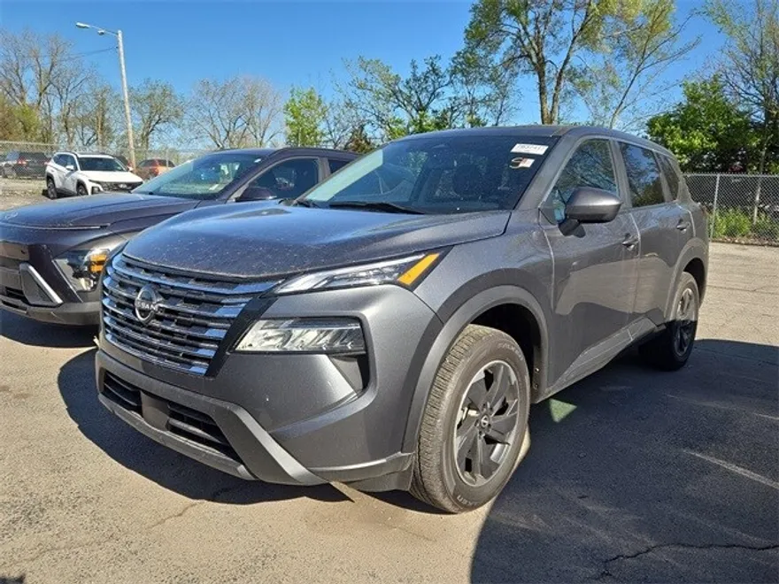 2024 Nissan Rogue SV photo 1