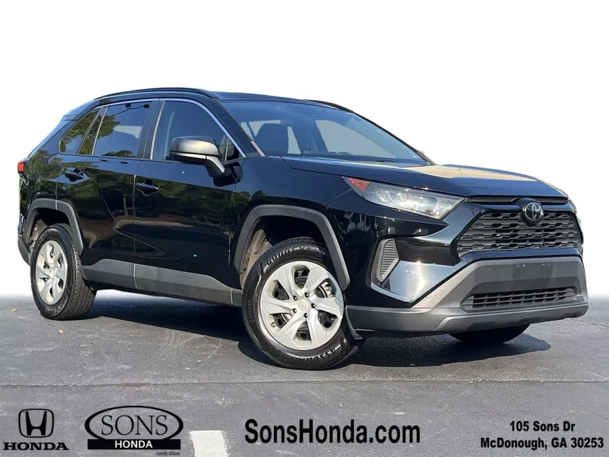 2021 Toyota RAV4 LE photo 1