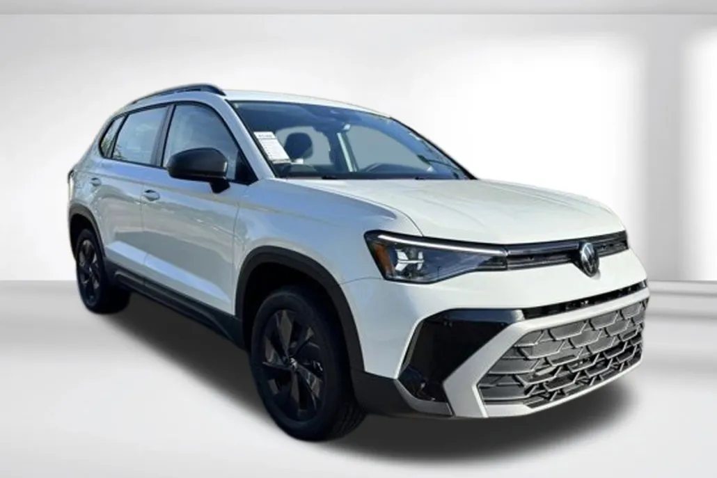 2025 Volkswagen Taos S photo 1