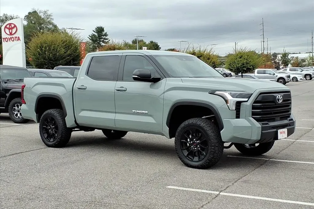 2024 Toyota Tundra SR5 CrewMax photo 1