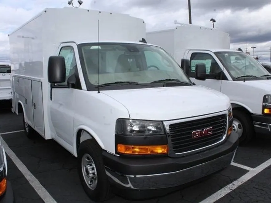 2024 Gmc Savana Cutaway 3500 photo 1