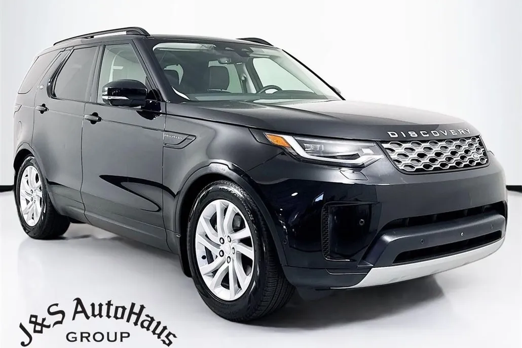 2023 Land Rover Discovery S photo 1
