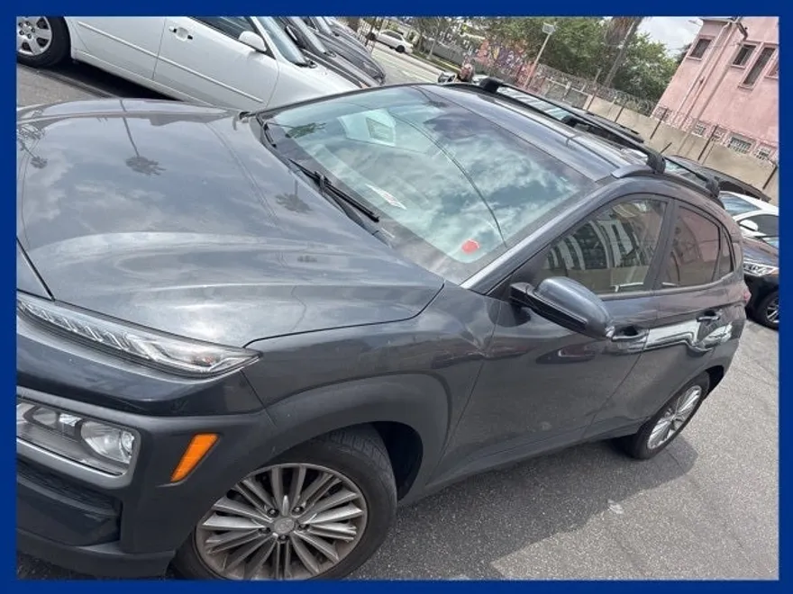 2020 Hyundai Kona SEL photo 1
