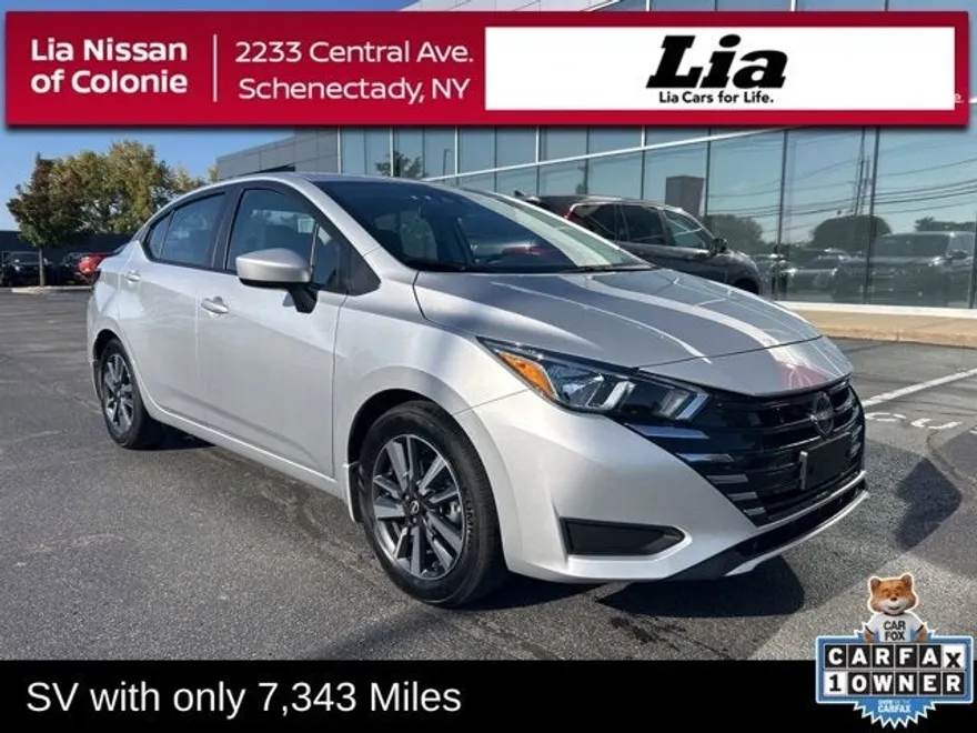 2024 Nissan Versa SV photo 1