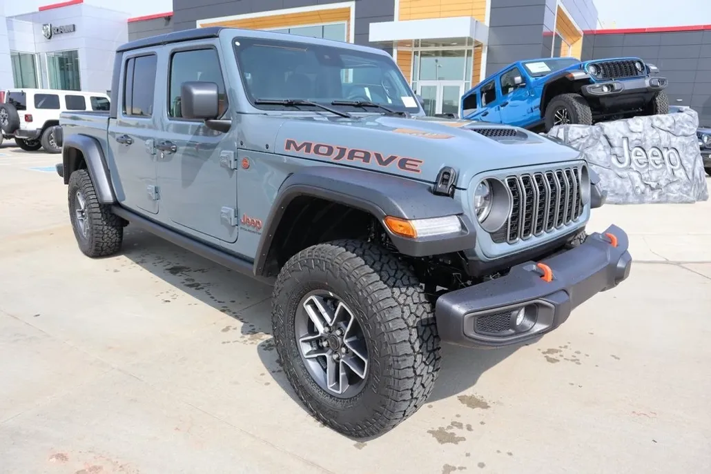 2025 Jeep Gladiator Mojave photo 1