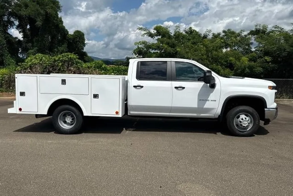 2025 Chevrolet Silverado 3500HD Work Truck photo 1