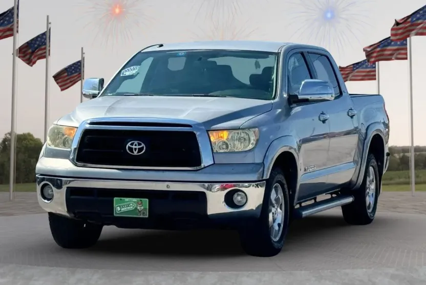 2011 Toyota Tundra CrewMax photo 1