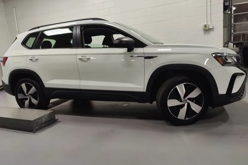 2024 Volkswagen Taos S photo 1
