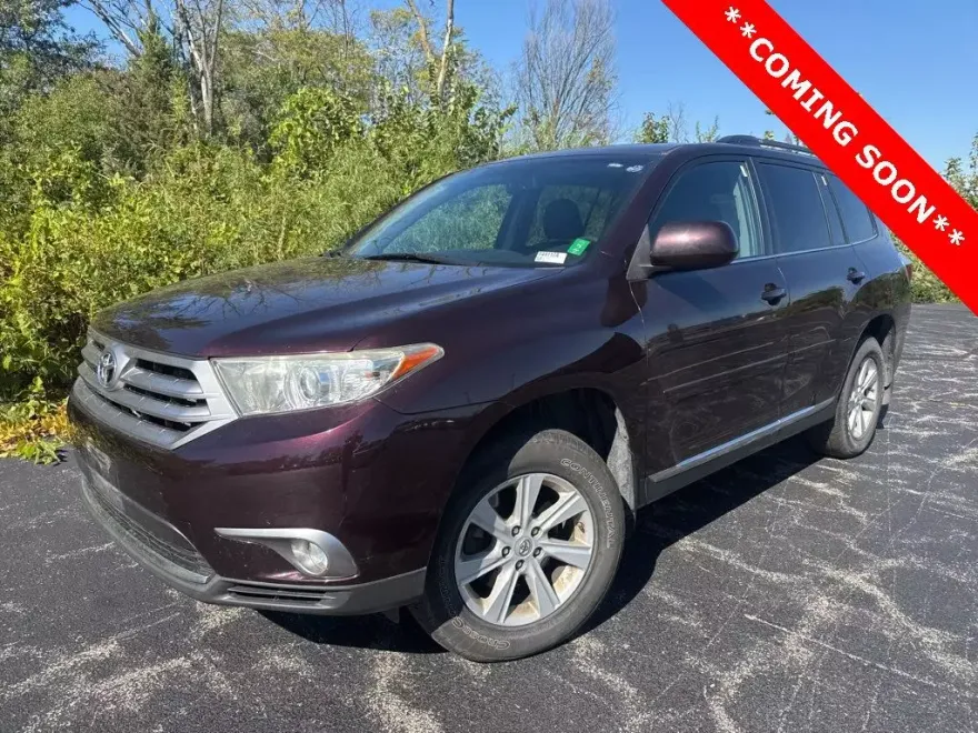 2013 Toyota Highlander Plus photo 1