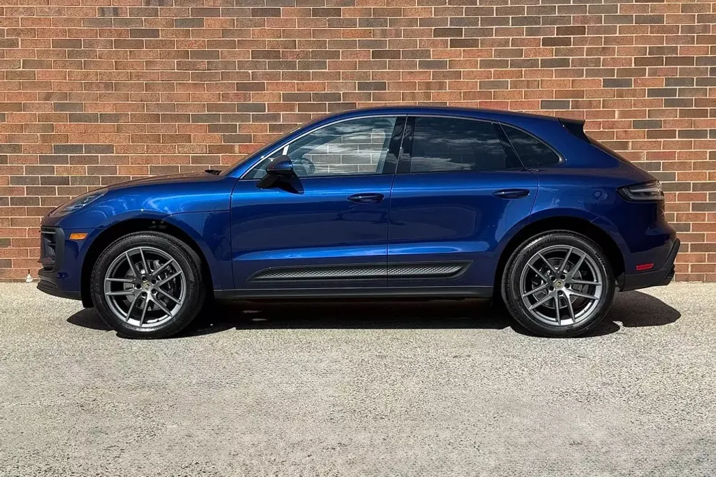 2026 Porsche Macan T photo 1