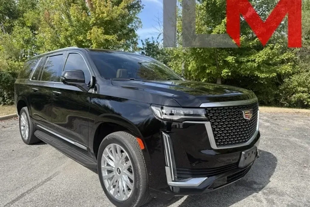 2023 Cadillac Escalade ESV Premium Luxury photo 1