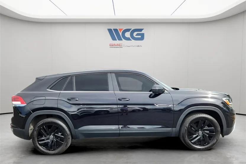 2023 Volkswagen Atlas Cross Sport SE Technology photo 1