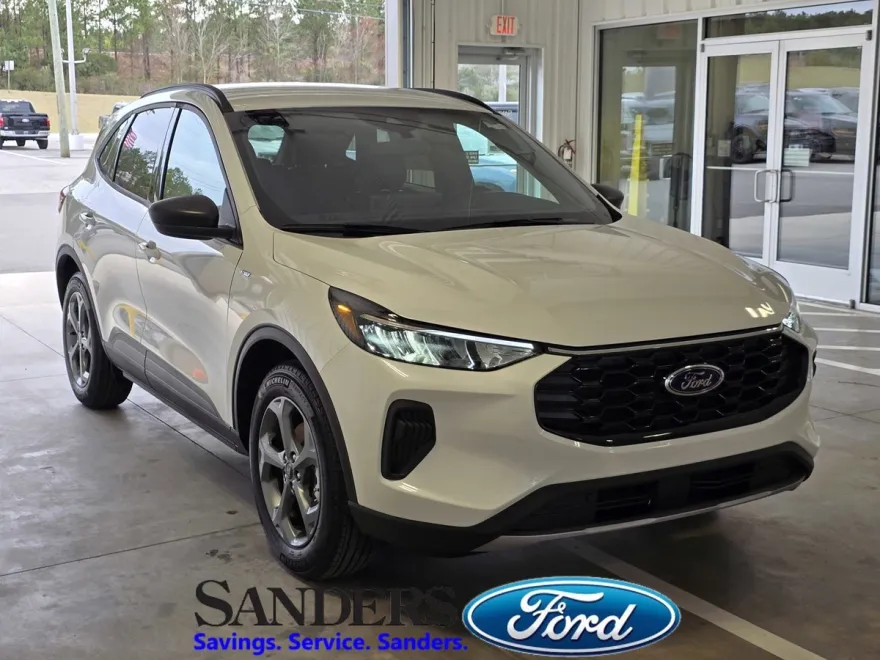 2025 Ford Escape ST-Line photo 1