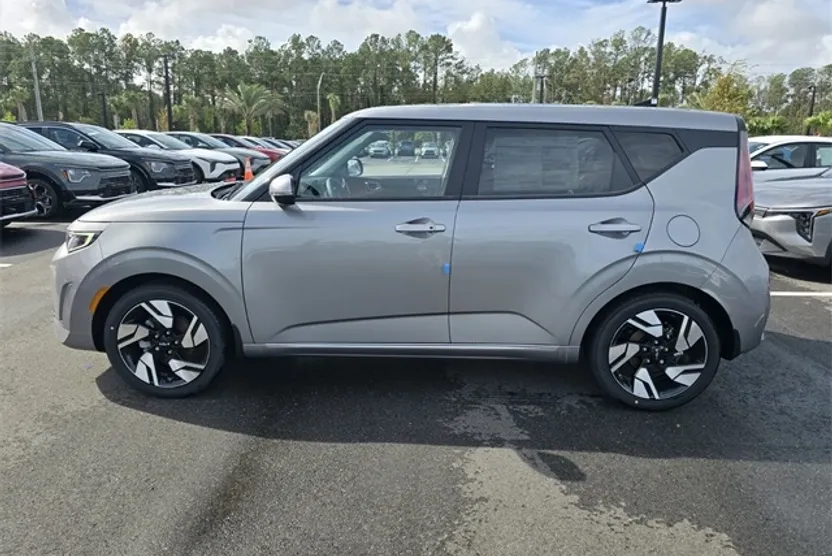2025 Kia Soul GT-Line photo 1