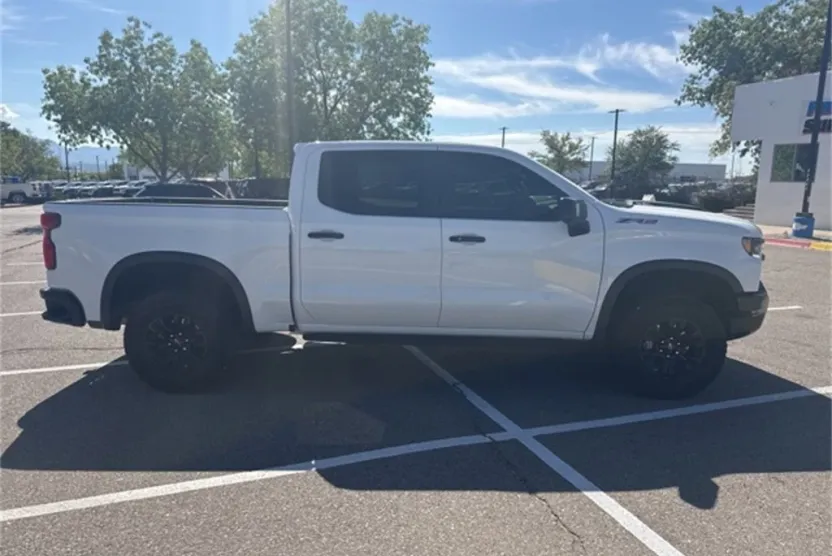 2023 Chevrolet Silverado 1500 ZR2 photo 1