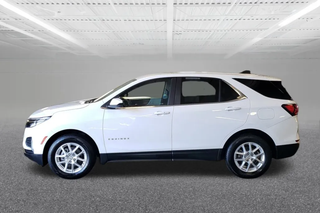 2024 Chevrolet Equinox LT photo 1