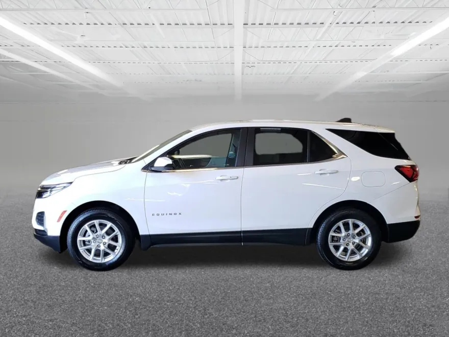 2024 Chevrolet Equinox LT photo 1