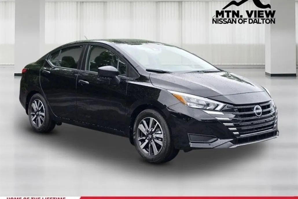 2025 Nissan Versa S photo 1