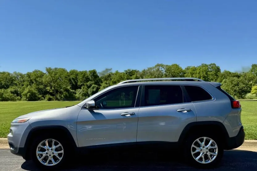 2016 Jeep Cherokee Latitude photo 1