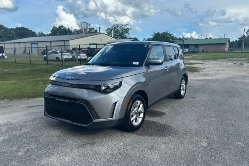 2023 Kia Soul LX photo 1
