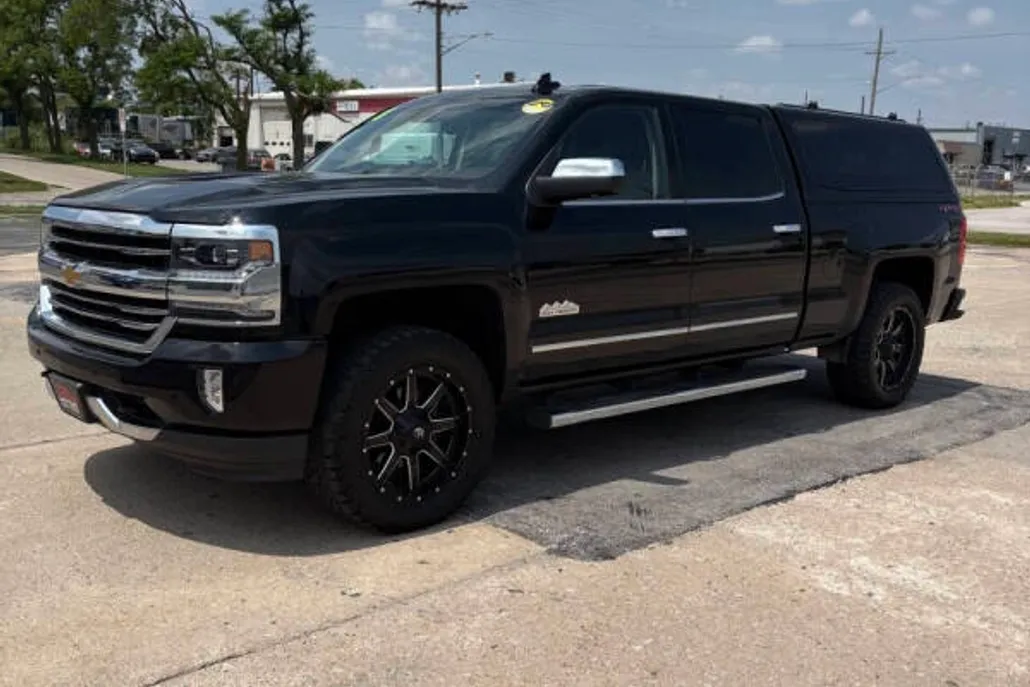2018 Chevrolet Silverado 1500 High Country photo 1