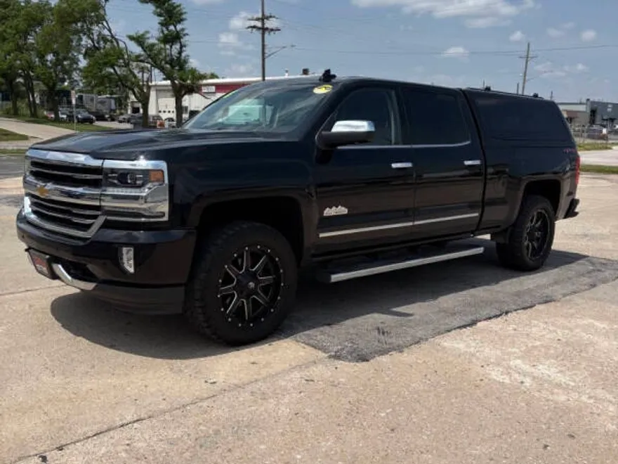 2018 Chevrolet Silverado 1500 High Country photo 1