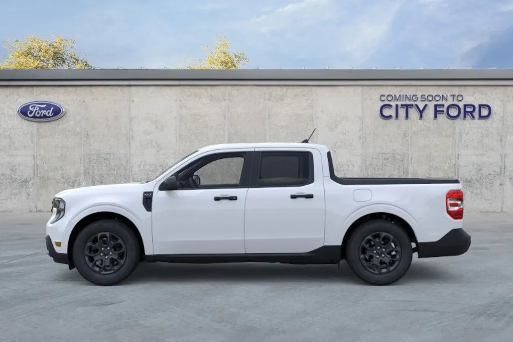2025 Ford Maverick XLT photo 1