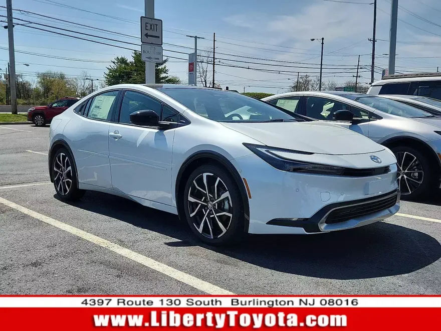 2025 Toyota Prius Plug-in Hybrid XSE Premium photo 1