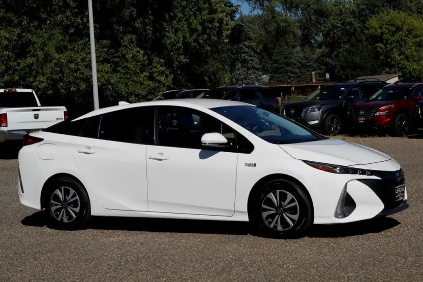 2018 Toyota Prius Prime One Plus Premium photo 1