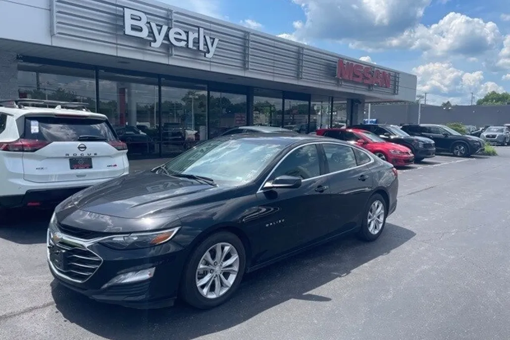 2023 Chevrolet Malibu 1LT photo 1
